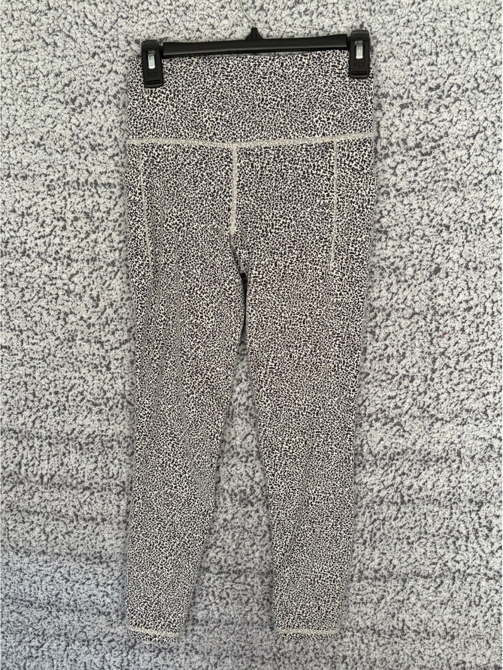 Athleta Salutation Stash Pocket II Tight Leggings Small Tall Black White Print